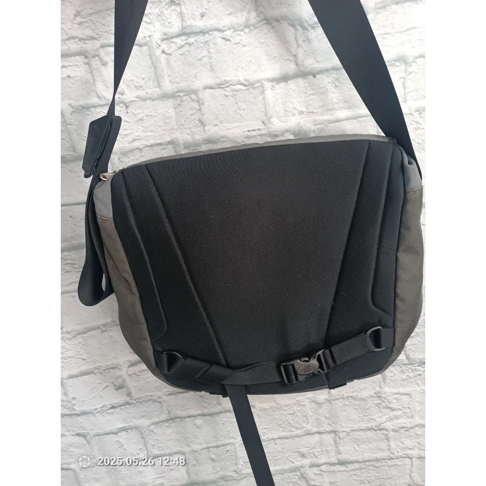 North Face Messenger Bag Gray Adjustable Strap  Clean S12
